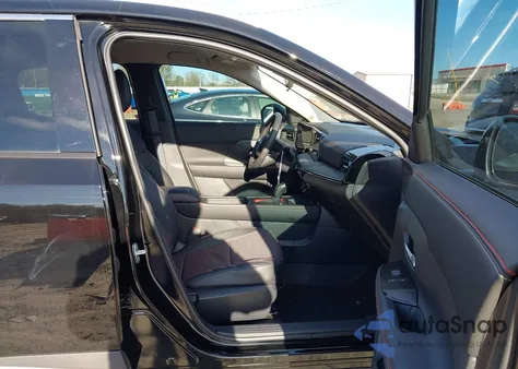 2025 Nissan Kicks Sr Fwd z USA, uszkodzony, nr VIN 3N8AP6DA6SL355223